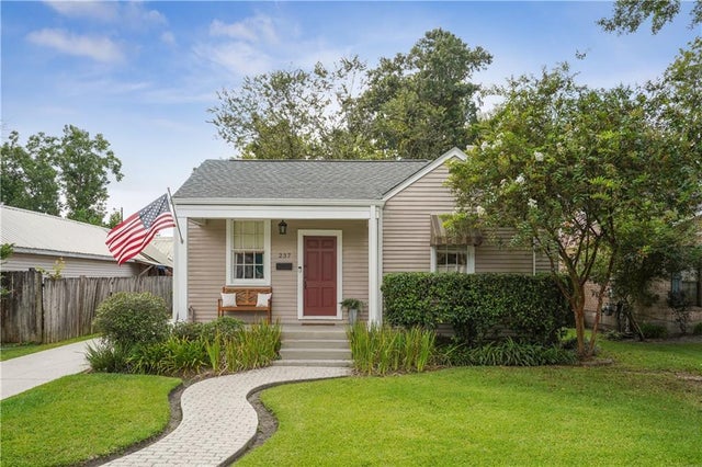 237 Stewart Av, River Ridge