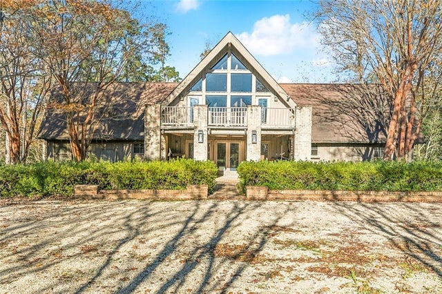 23667 Highway 40, Bush