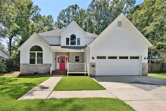 209 Richland Drive E, Mandeville