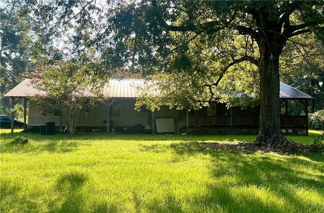 54146 Highway 445 Hy, Loranger