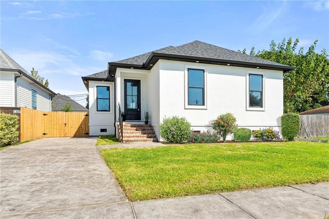 105 Cougar Drive, Arabi