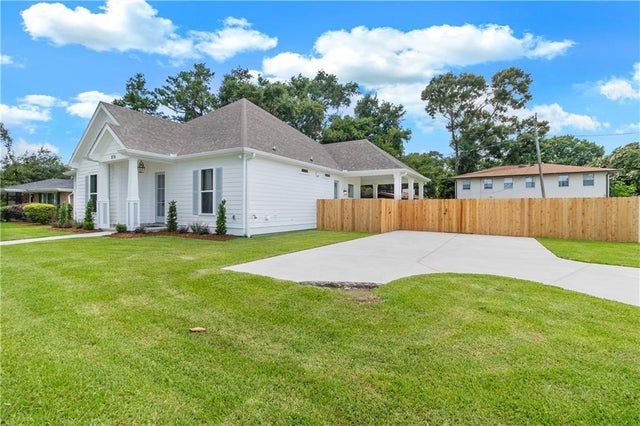 816 Colony Place, Metairie