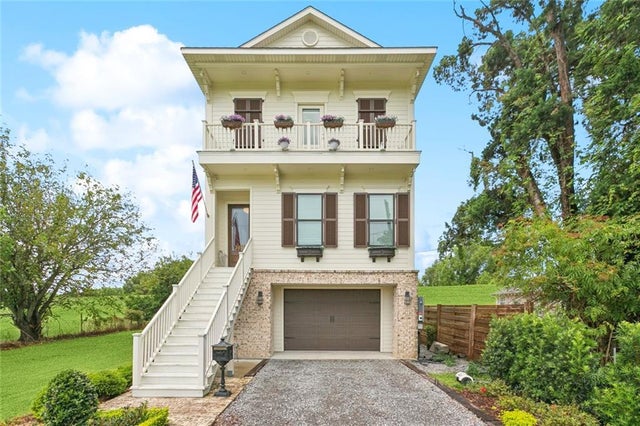 1017 Washington Street, Gretna