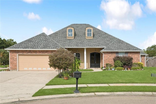 669 Lake Iberville Court, Ponchatoula