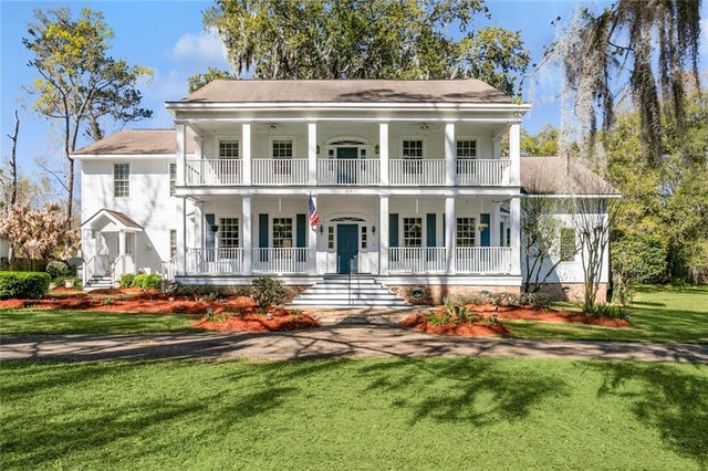 304 Scotchpine Drive, Mandeville