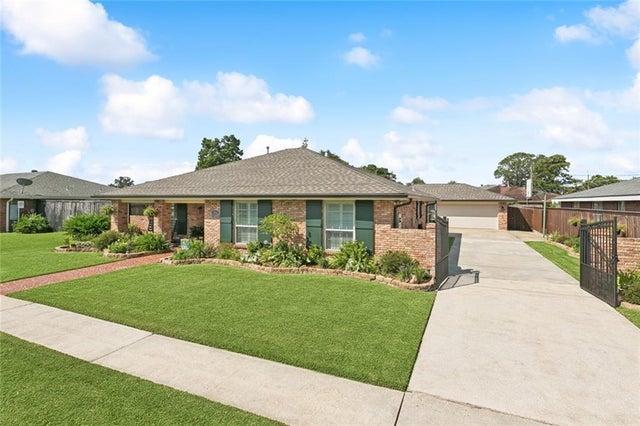 1304 Giuffrias Av, Metairie