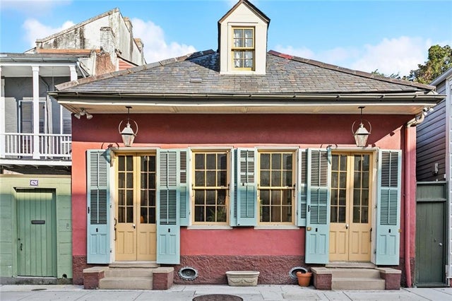 626 Burgundy Street, New Orleans