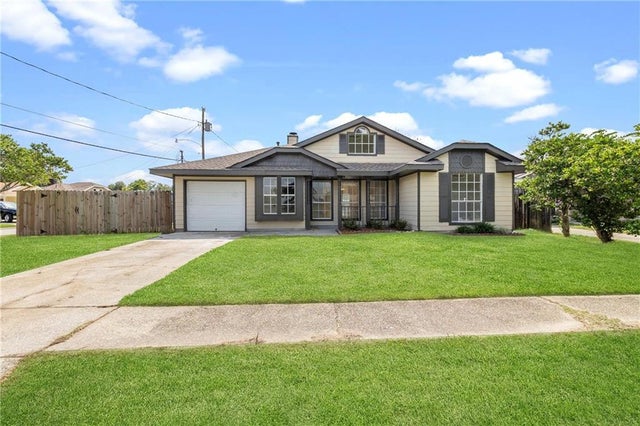 132 Morning Glory Lane, Westwego