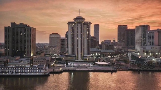 2 Canal Street 2402, New Orleans