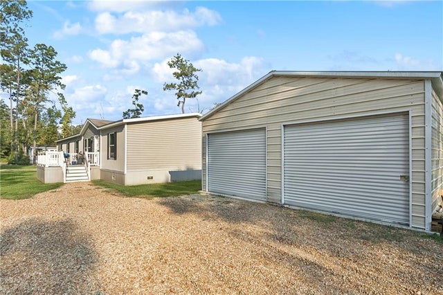 20405 Carpenter Road, Springfield