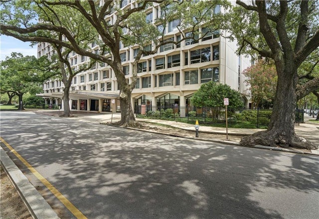 2100 Street Charles Av 7l, New Orleans