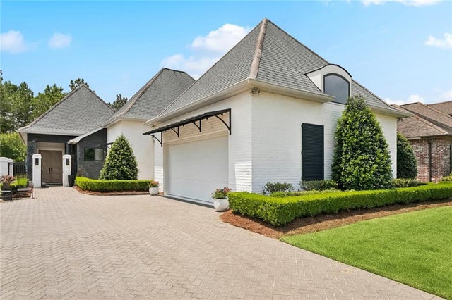 849 S Corniche Du Lac Drive, Covington