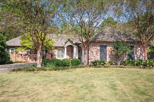 5621 Hilltop Cr, St Francisville