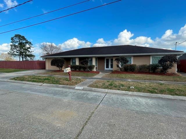 2225 Campagna Drive, Chalmette