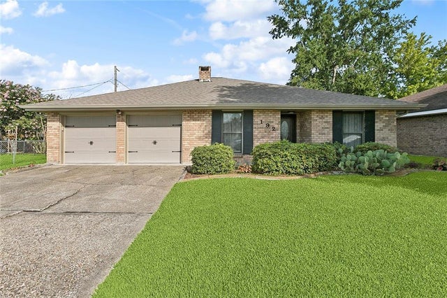 192 Lakewood Drive, Luling