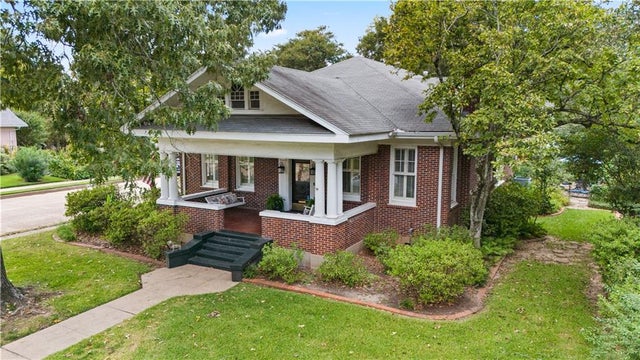 1924 Albert Street, Alexandria