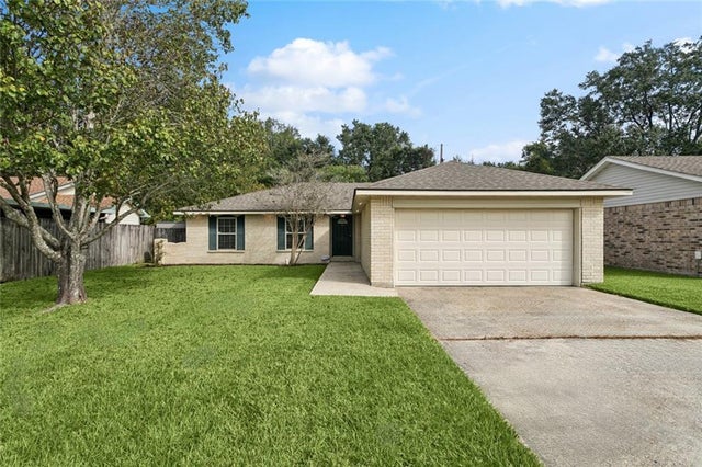 134 Foxbriar Court, Slidell