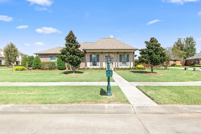 101 Lac Petit Court, Luling