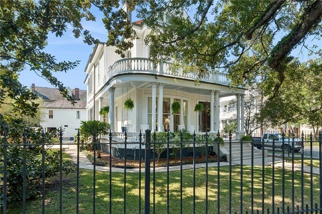 5534 Street Charles Av, New Orleans
