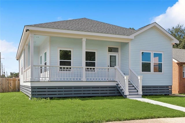 5702 Cameron Bl, New Orleans