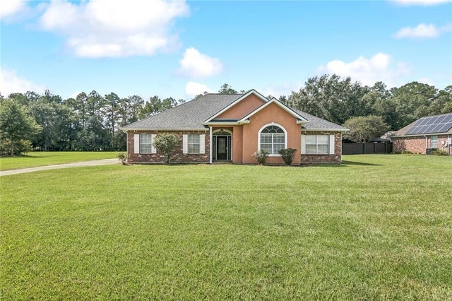 46473 Country Lane, Hammond
