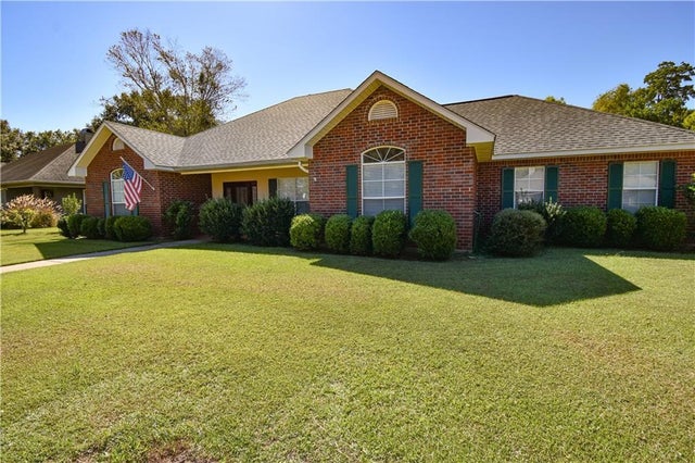 910 West Shore Drive, Alexandria