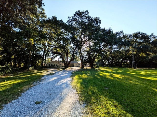 58444 Choctaw Drive, Slidell