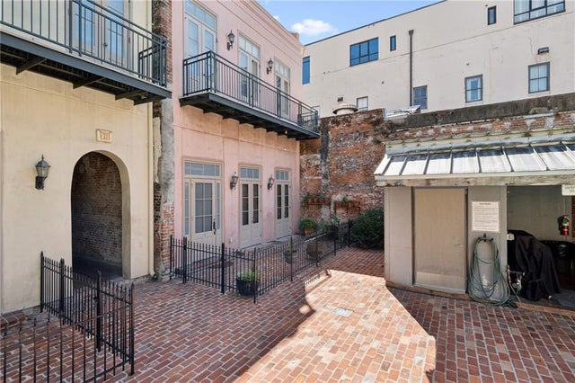 801 Street Joseph Street 18, New Orleans