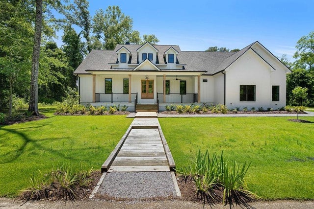 641 Loggers Cr, Mandeville