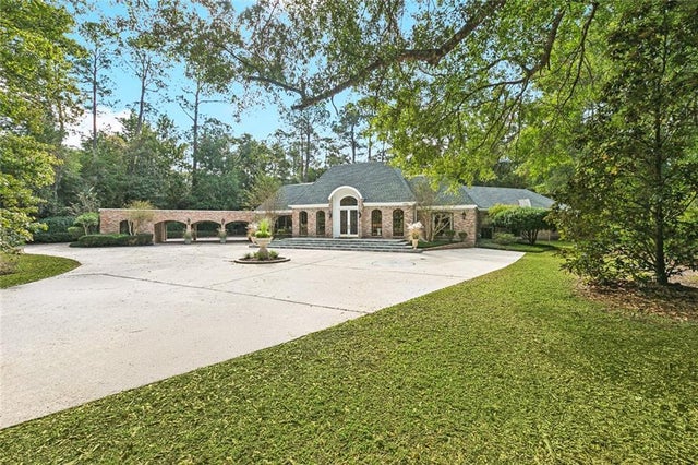 408 Christian Lane, Slidell