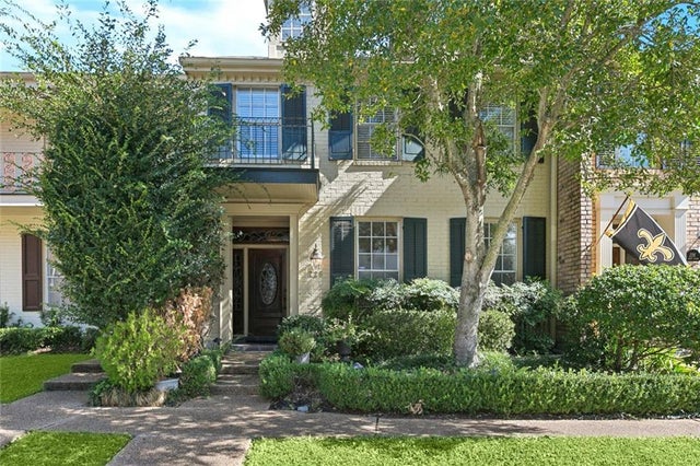 228 Rue Saint Peter, Metairie