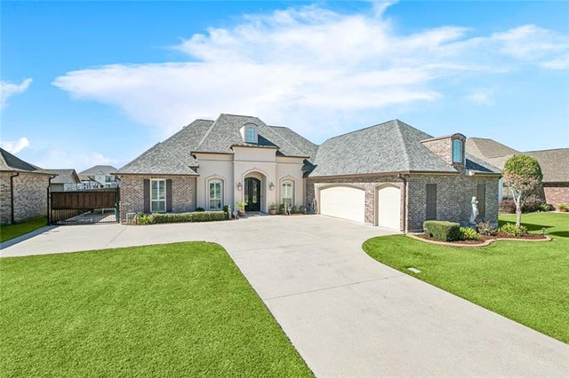 132 Lake Catherine Drive, Luling