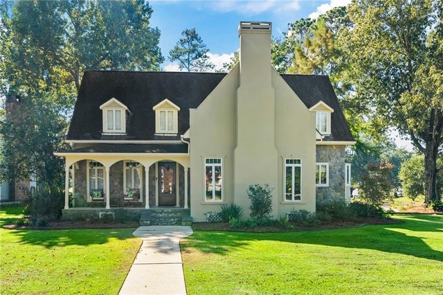 100 E Ruelle Drive, Mandeville