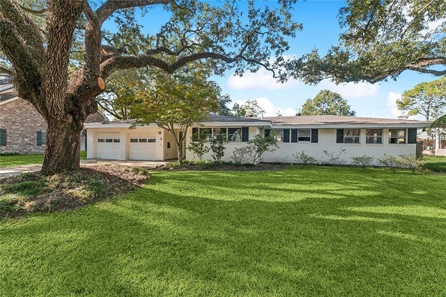 16 Idlewood Place, River Ridge