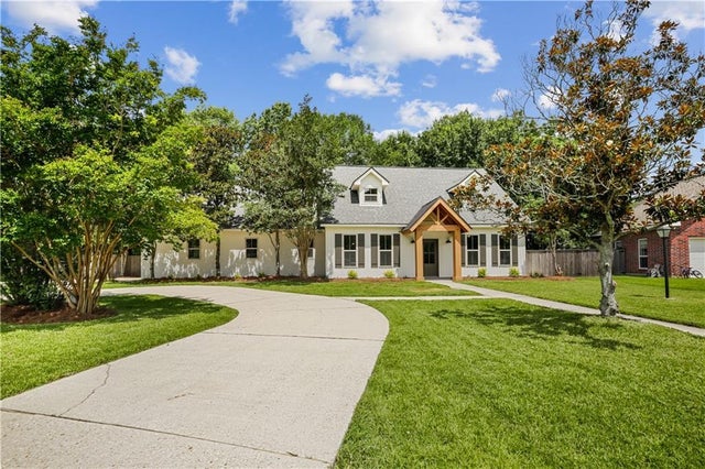 773 Rue Calais, Mandeville