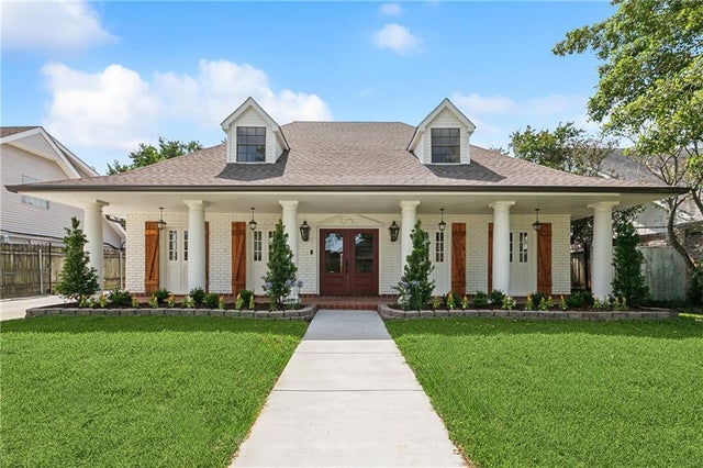 4233 Bordeaux Drive, Kenner