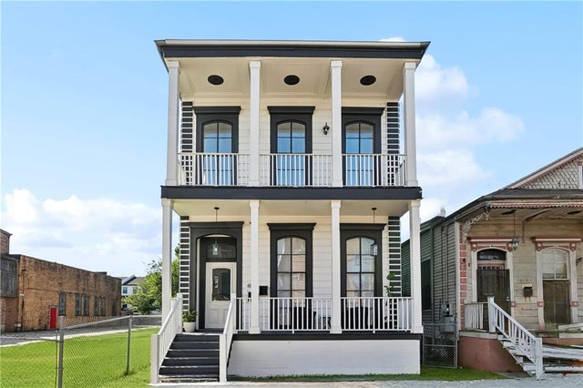 1815-1817 Carondelet Street, New Orleans