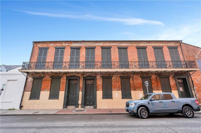 308 Burgundy Street, New Orleans