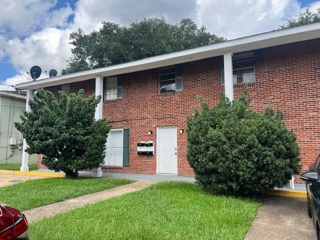 208 Marion Court, River Ridge