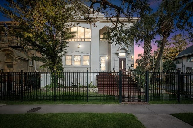 2001 03 S Carrollton Av, New Orleans