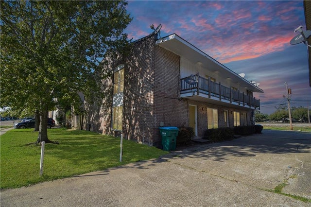 732 Vouray Drive, Kenner