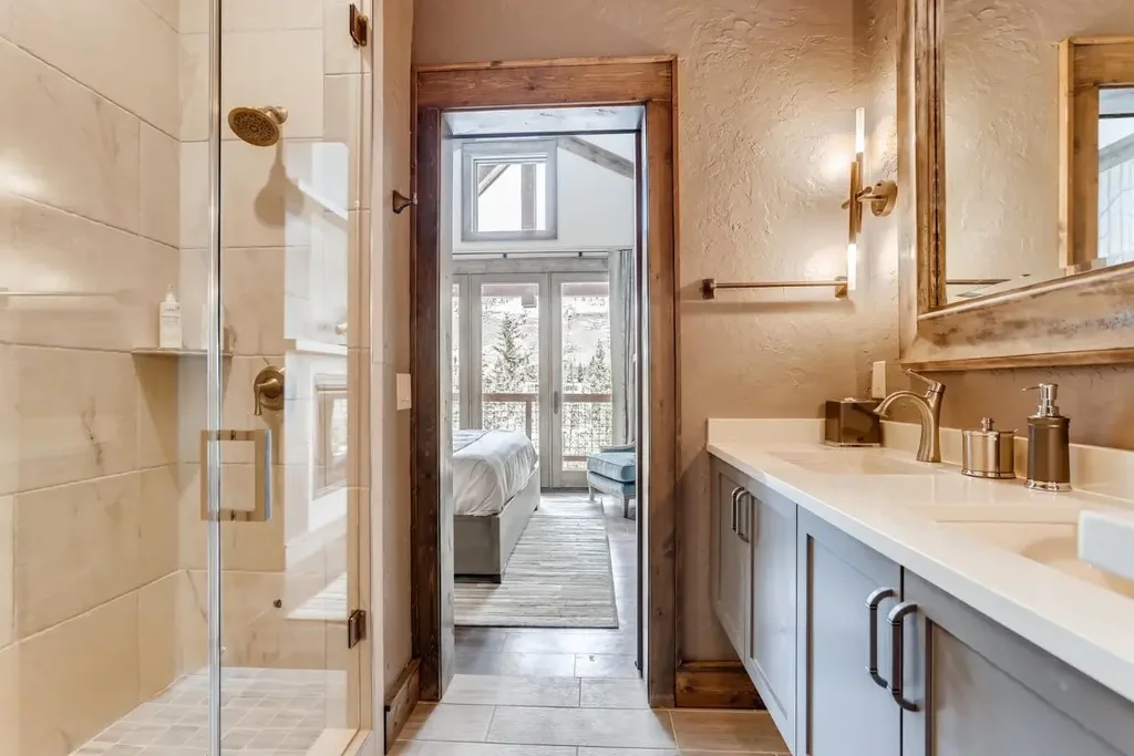 0117 Lake Ridge Circle 1863, Keystone