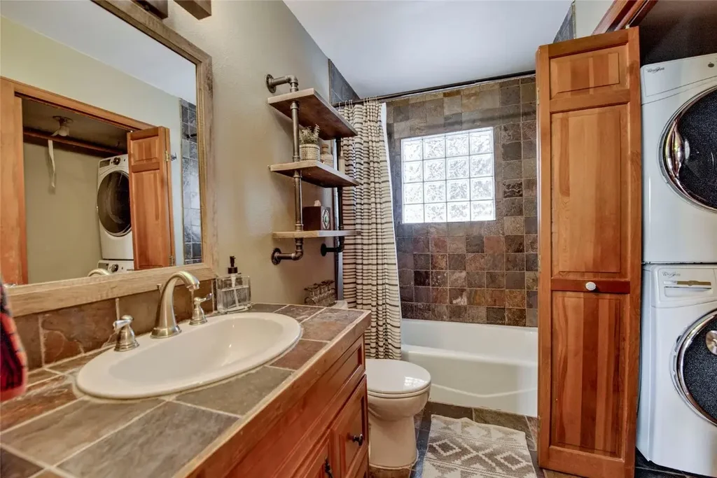 654 County Road 672, Breckenridge
