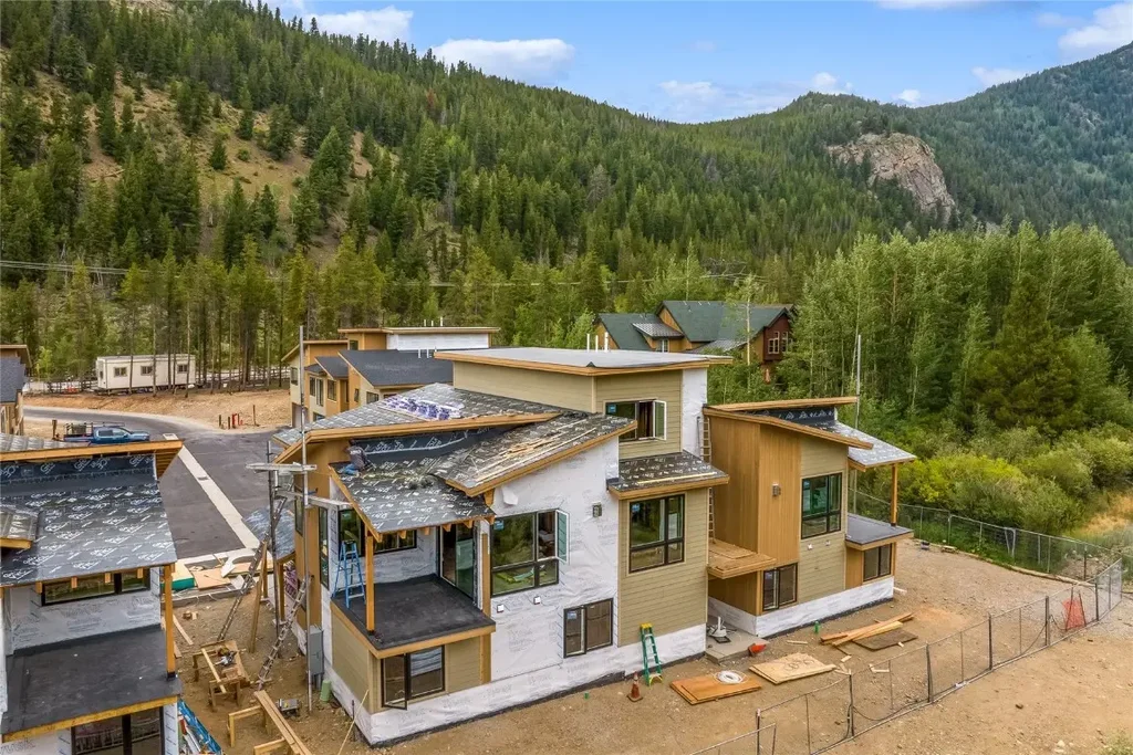632 Montezuma Road C-3, Keystone