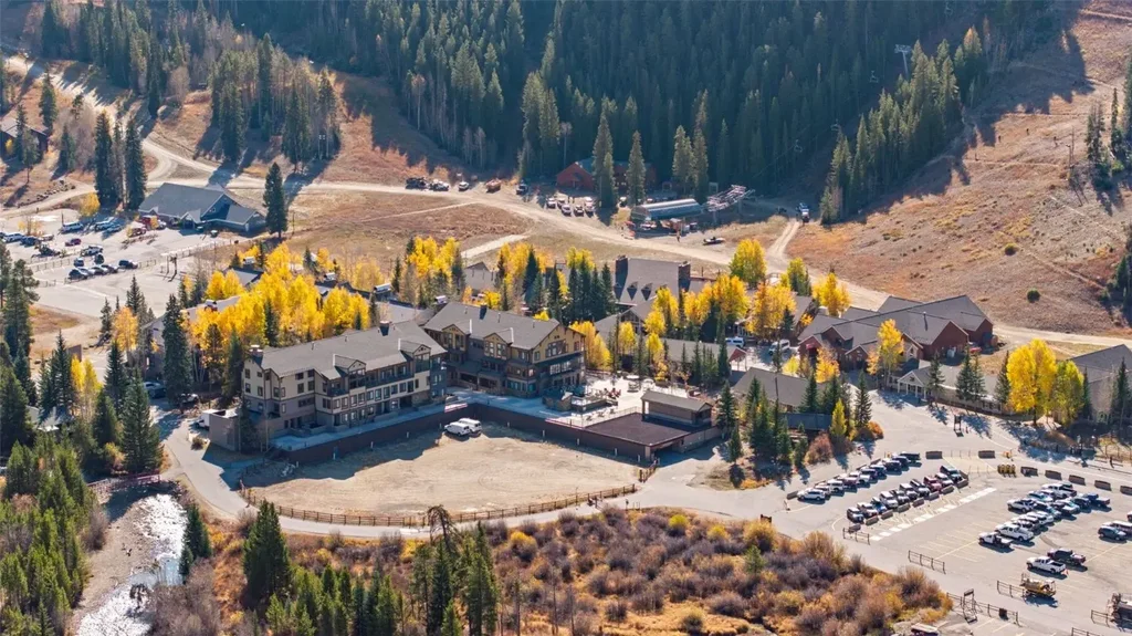 W 1211 Keystone Road 2734, Keystone