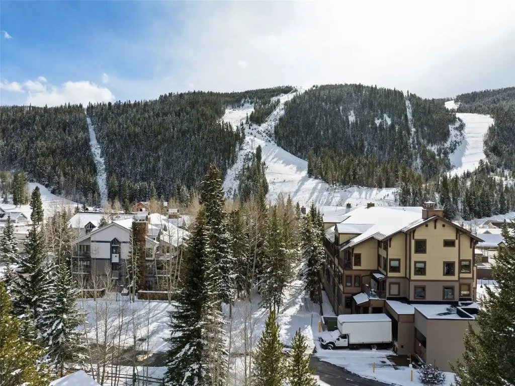 W 1211 Keystone Road 2737, Keystone