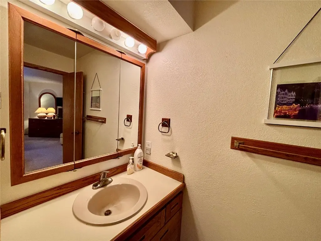 1653 Oro Grande C21, Keystone