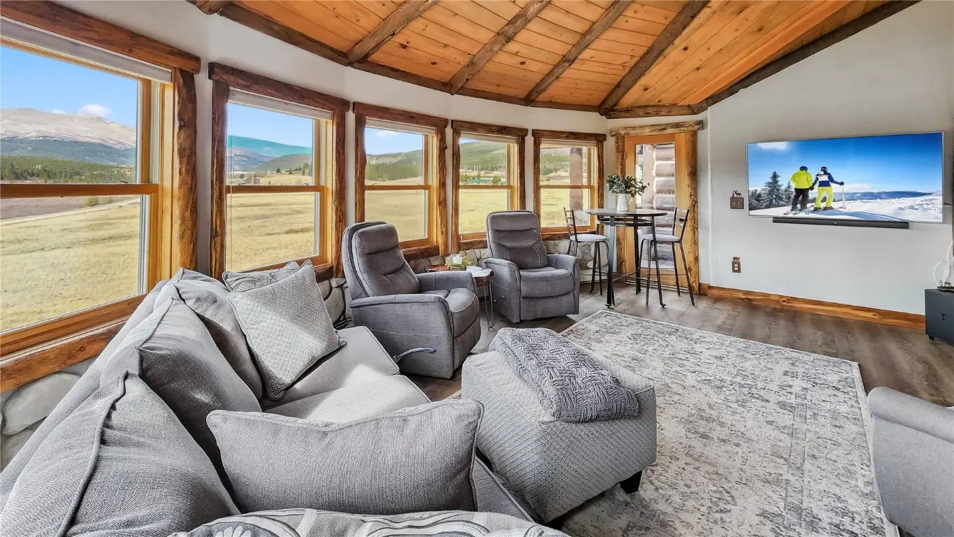 700 Cottage Grove Road, Alma