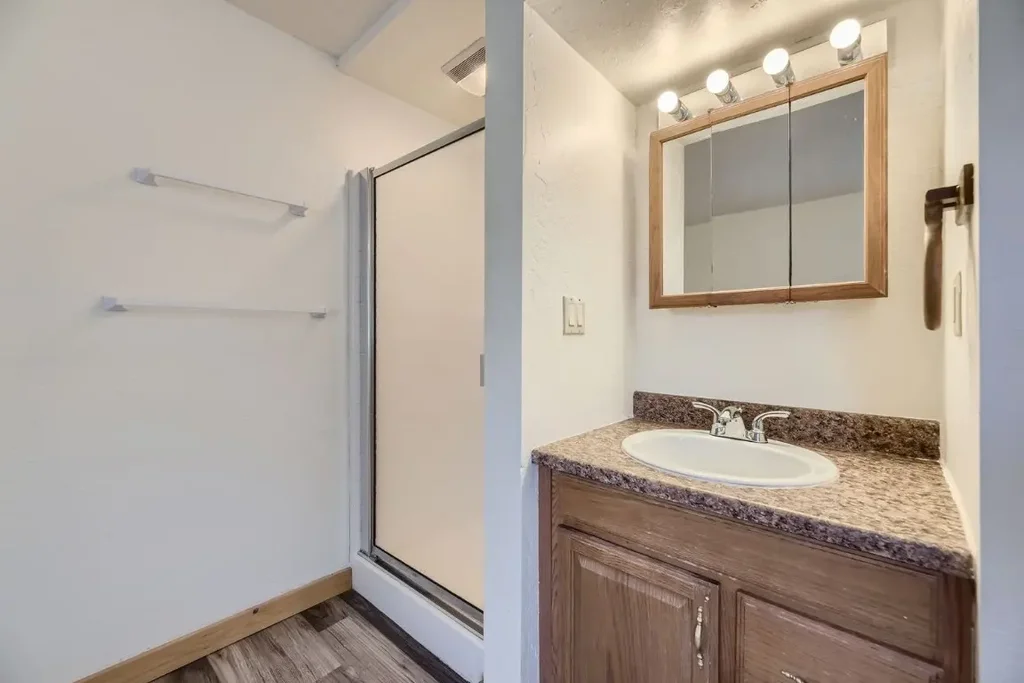705 707 709 Frisco Street 1-7, Frisco