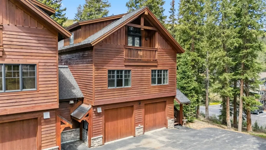 960 Whispering Pines Lane, Breckenridge